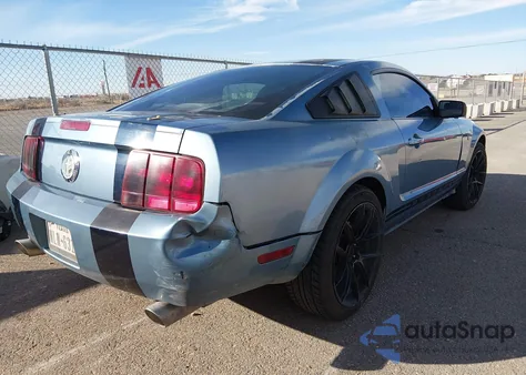 2007 Ford Mustang V6 Deluxe/V6 Premium z USA, uszkodzony, nr VIN 1ZVFT80N175258095